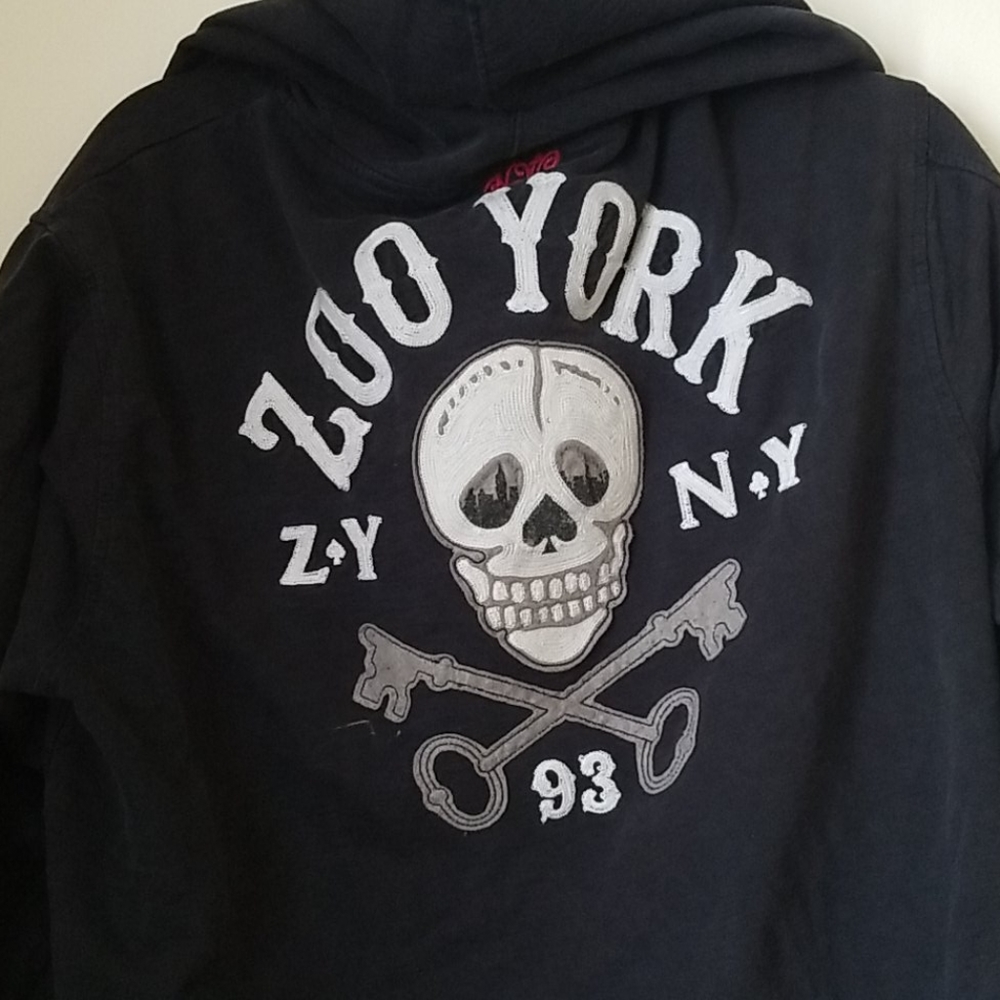 Zoo York zip up hoodie size L with skull on back